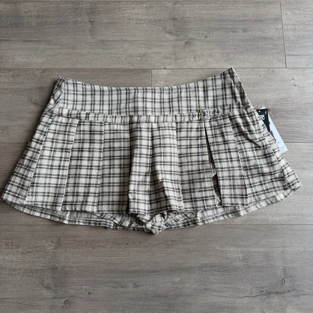 NWT Madden NYC Pleated Plaid Mini Skort - size Large (12-14) - brown/cream/black - Picture 5 of 9